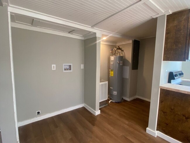 Building Photo - 2 Bedroom 1 Bath Home in Greeneville, TN