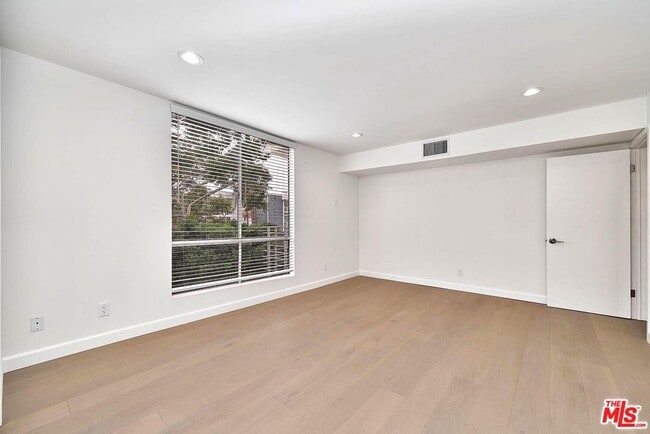 Building Photo - 843 4th St