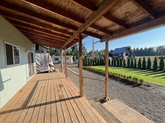 Building Photo - 3 Bedroom 2.5 Bath Dayton OR
