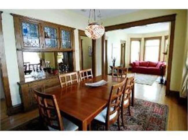 Building Photo - Available Aug 1st! Spacious top-floor 2bed...