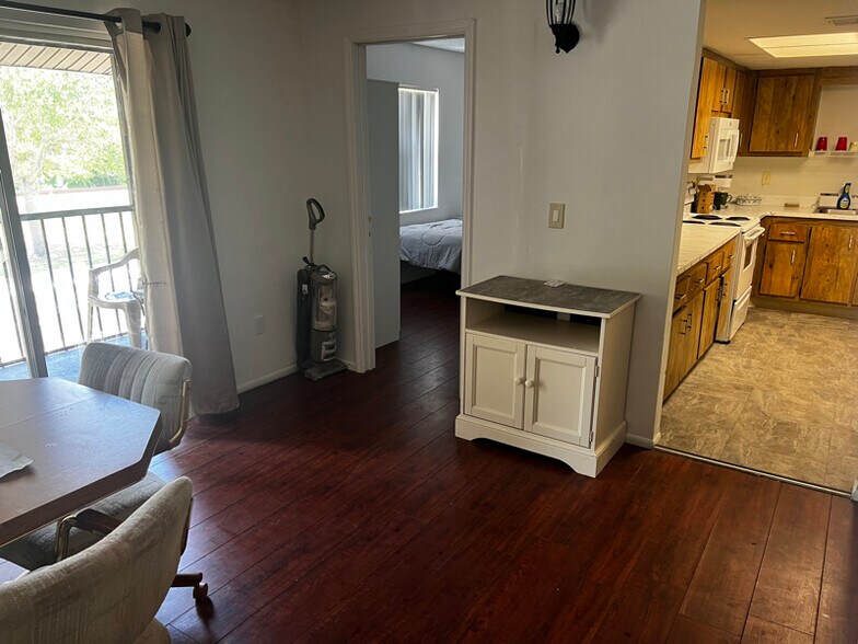 Building Photo - 400 Banana Cay Dr