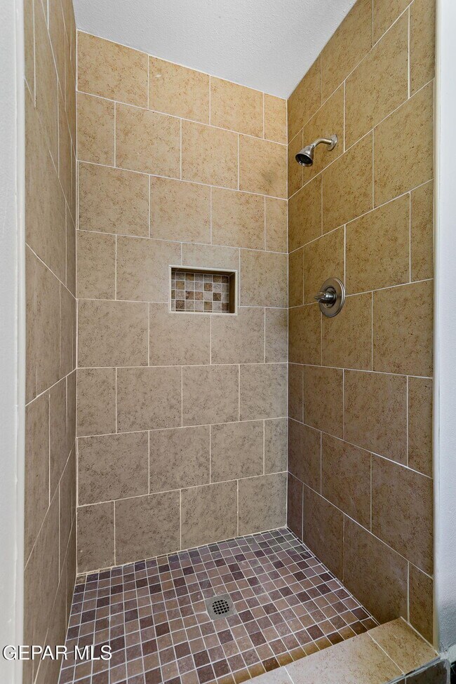 Building Photo - 2608 Dan Sikes Dr
