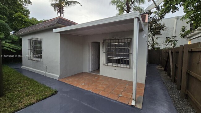 Primary Photo - 2493 SW 11th St