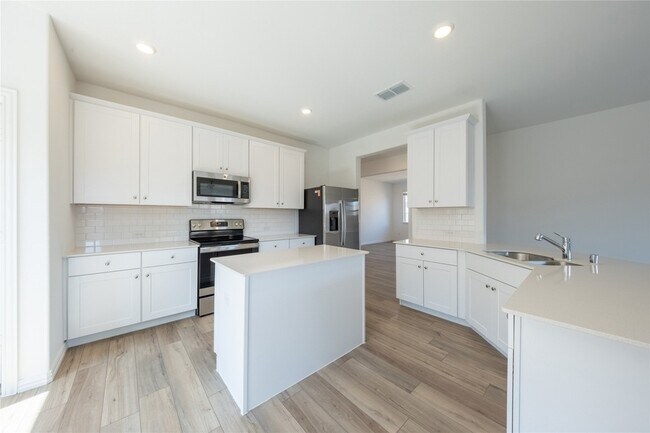 Building Photo - 340 Wentworth Dr