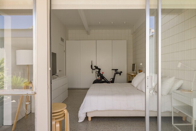 Building Photo - 483 Sandpiper St