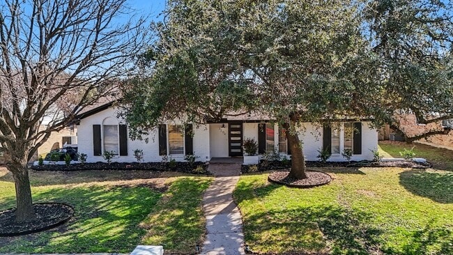 Building Photo - 3204 Lynbrook Dr