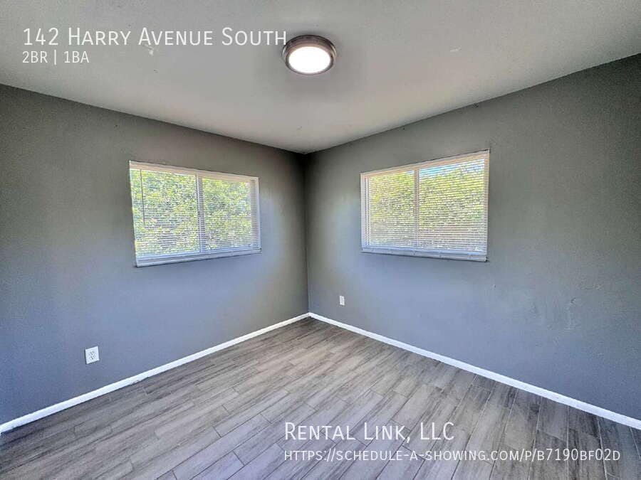 Building Photo - 142 Harry Ave S