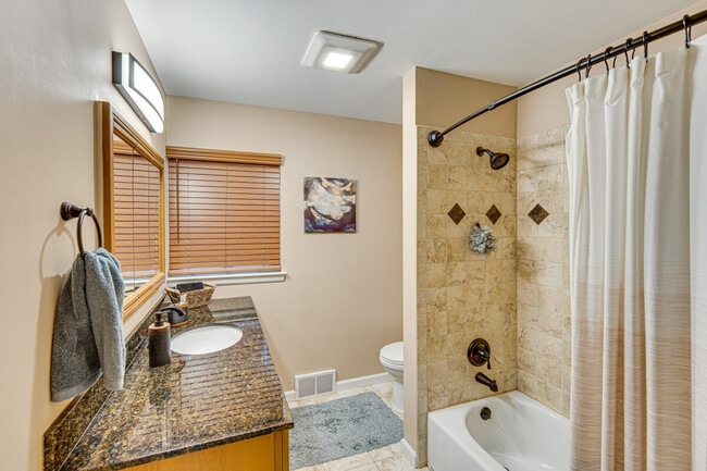 Building Photo - 114 S 36th St