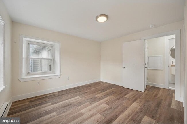 Building Photo - 111 W Queen Ln