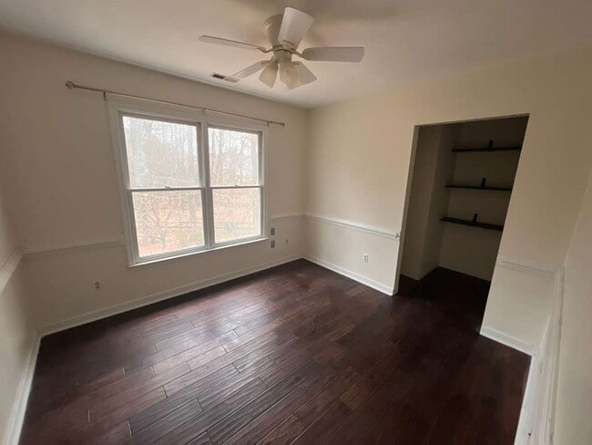 Building Photo - 5916 Park Forest Ln