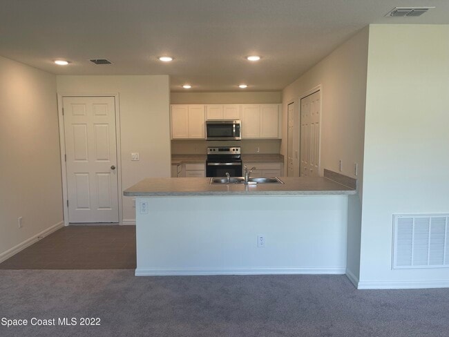 Building Photo - 1215 Hastings Rd SW