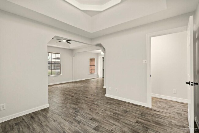 Building Photo - 413 S Los Cerritos Cir