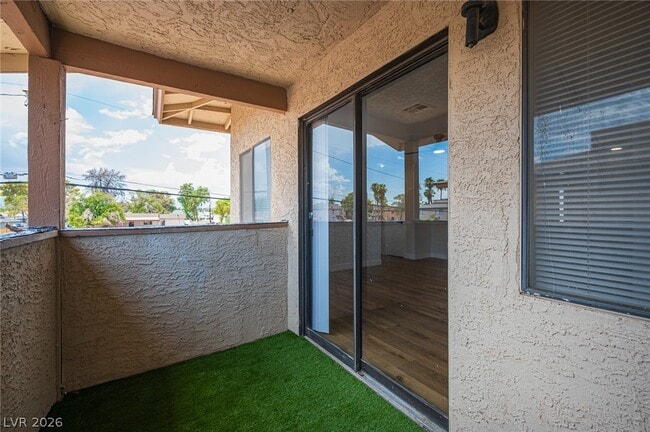 Building Photo - 3720 Snorkel Cir