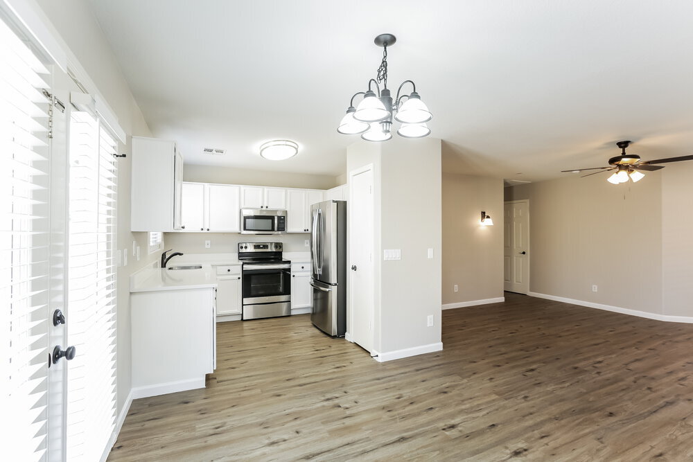 Building Photo - 2638 E Valencia Dr