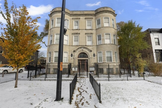 Building Photo - 5341 S Indiana Ave