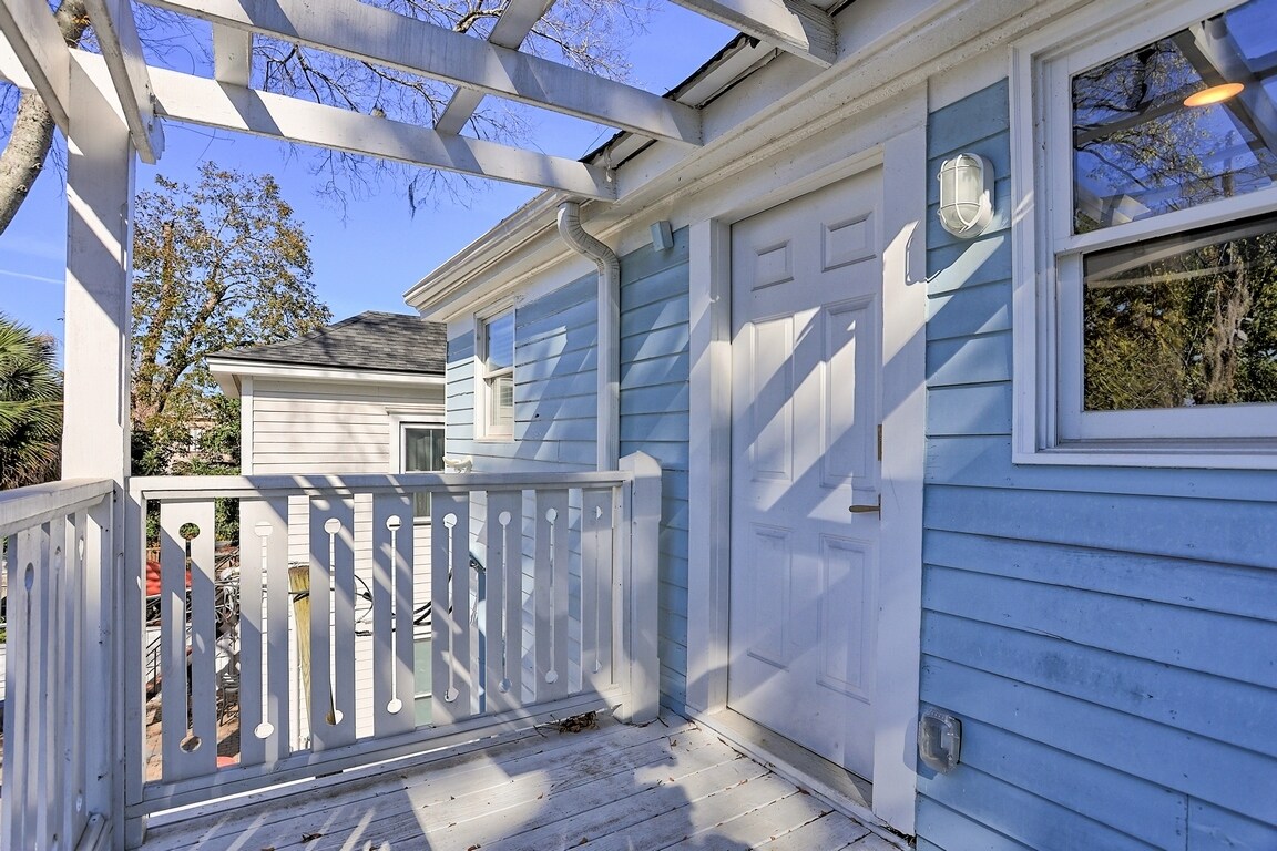 Building Photo - 303 W Park Ave