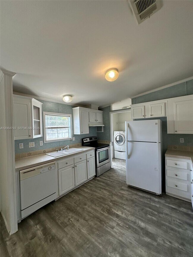 Building Photo - 11832 Leeward Pl