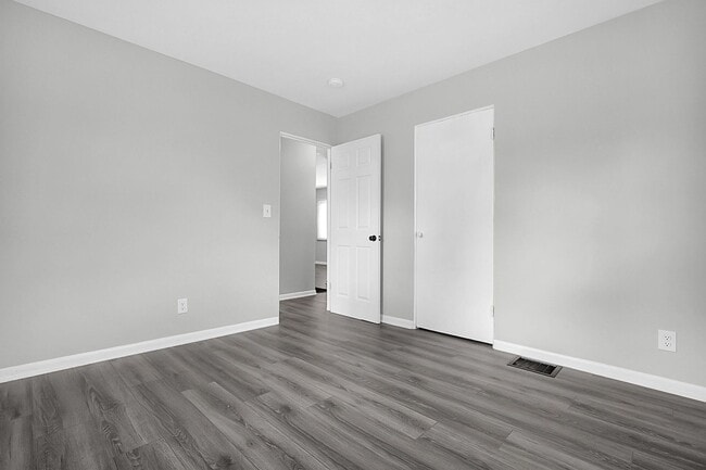Building Photo - Newly Updated 3 Bedroom Home with Garage &...