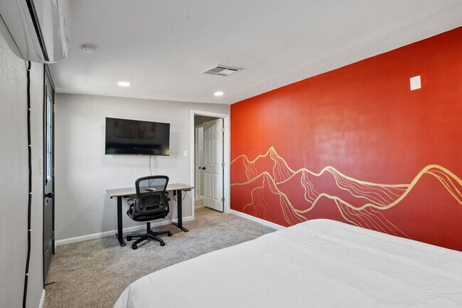 Building Photo - 4117 W Virginia Ave