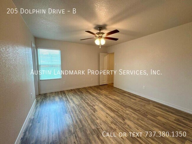 Building Photo - 205 Dolphin Dr