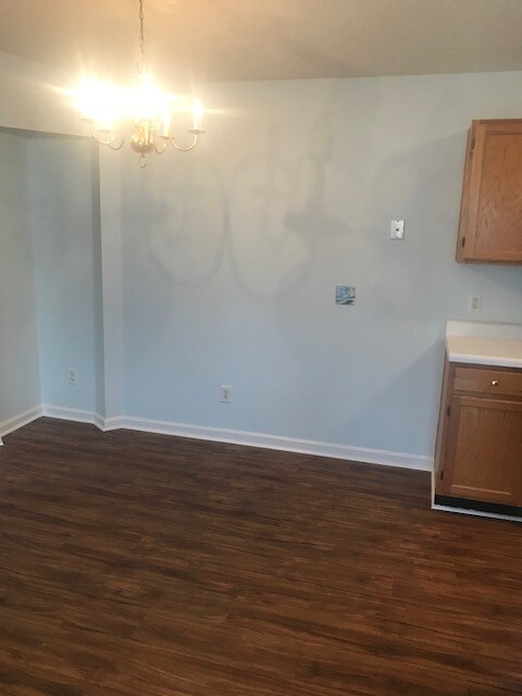 Building Photo - 8562 Hopkins Cir