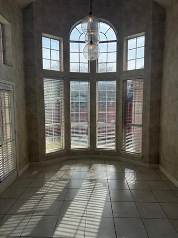 Building Photo - 117 St James Rd