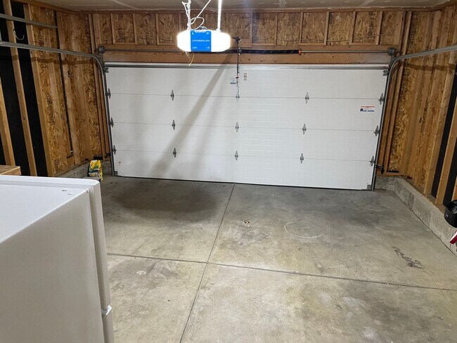 Building Photo - Beautiful 3 Bed 2.5 Bath Home in Milliken, Huge Corner Lot, Fenced Yard & Unfinished Basement