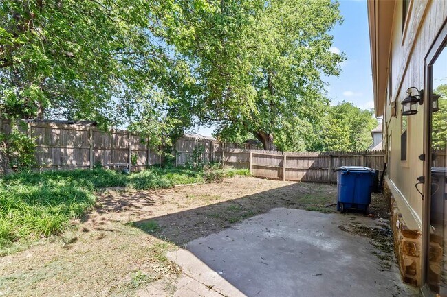 Building Photo - 7008 S 78th E Ave