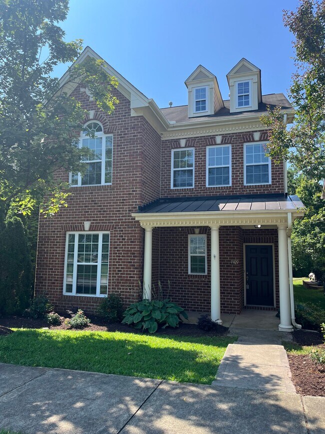 Building Photo - 1109 Somers Dr