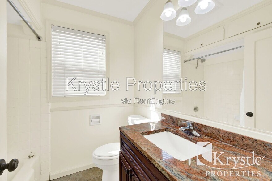 Building Photo - 1108 Shasta St
