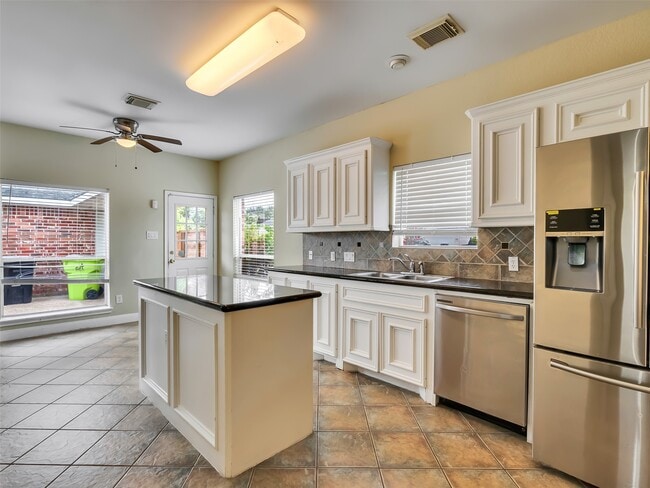 Building Photo - 4409 Juan Carlos Ct
