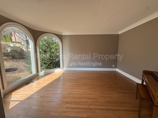 Building Photo - 425 Water Shadow Ln