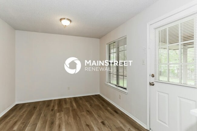 Building Photo - 3 Bedroom Pet-Friendly Home in Crowley, TX with Main Street Renewal