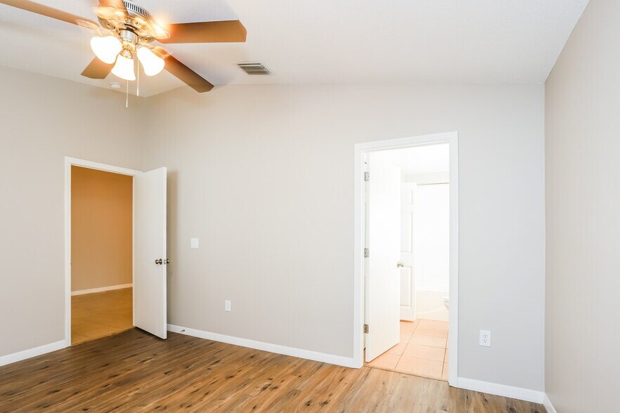 Building Photo - 1209 Alpine Lake Dr