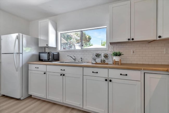 Building Photo - 47 Fleming Ave