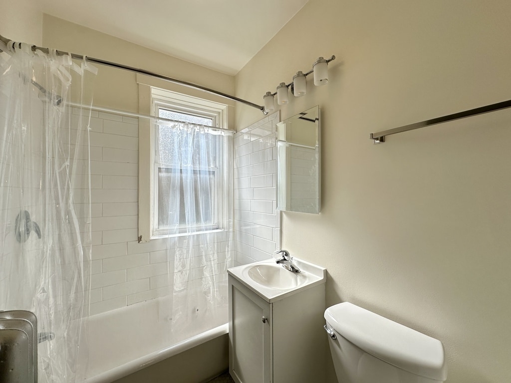 Building Photo - 4311 N Francisco Ave