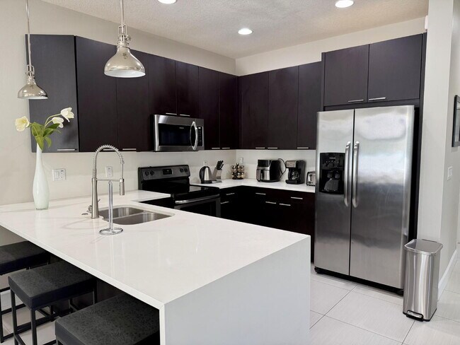 Building Photo - Furnished 3BR Townhome in Clermont