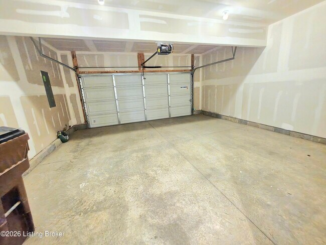Building Photo - 4609 Golden Eagle Dr