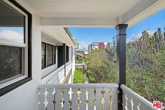 Building Photo - 4526 St Elmo Dr
