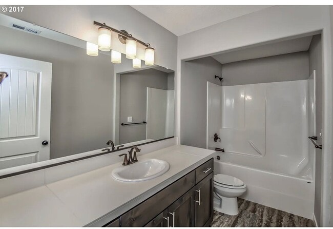 Building Photo - Available Now!  Newer Home in Desirable Neighborhood.
