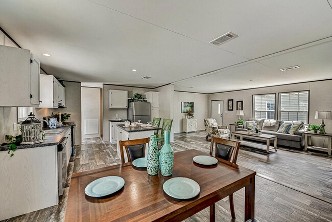 Building Photo - 4075 Lookout Ln