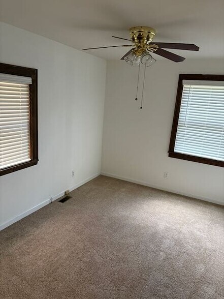 Building Photo - 3108 Indianola Ave