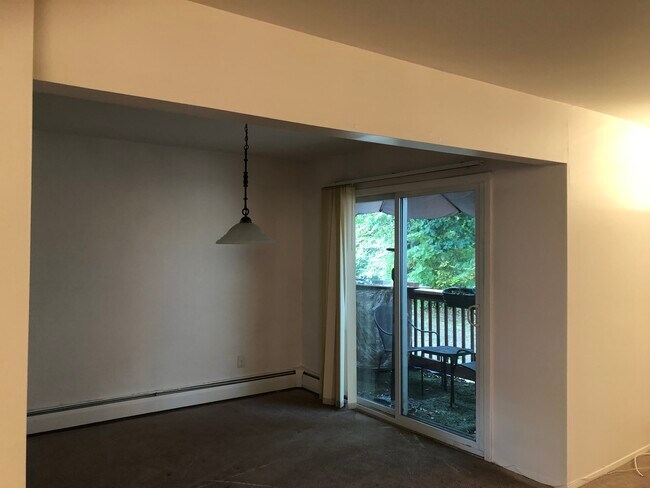 Building Photo - 1 Lake Ave