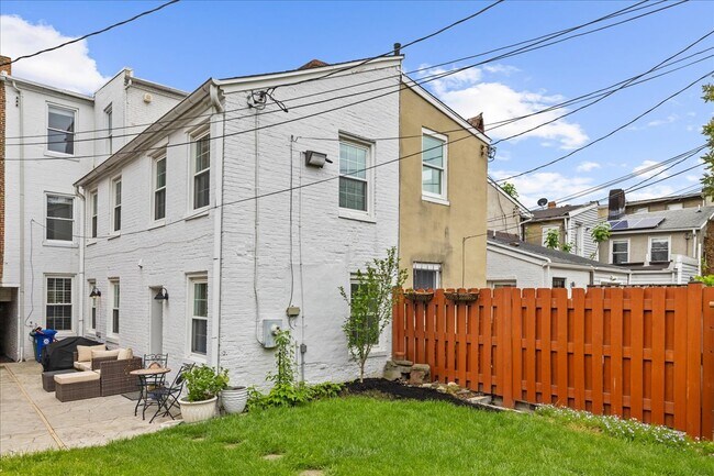 Building Photo - 656 Washington Blvd