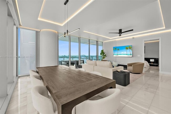 Building Photo - 700 NE 26th Terrace