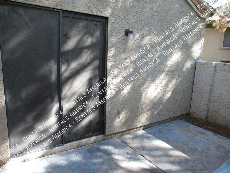 Building Photo - 3491 N Arizona Ave