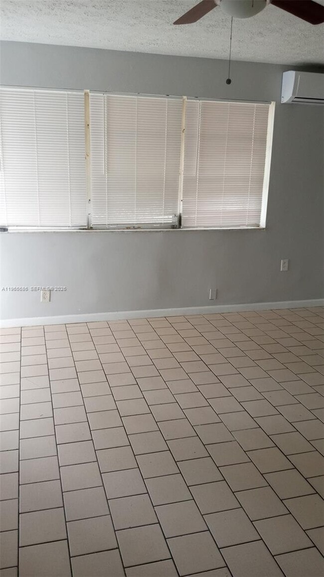 Building Photo - 1855 Cleveland St