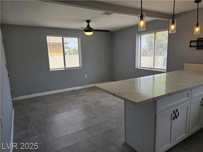 Building Photo - Remodeled Single-Story Duplex