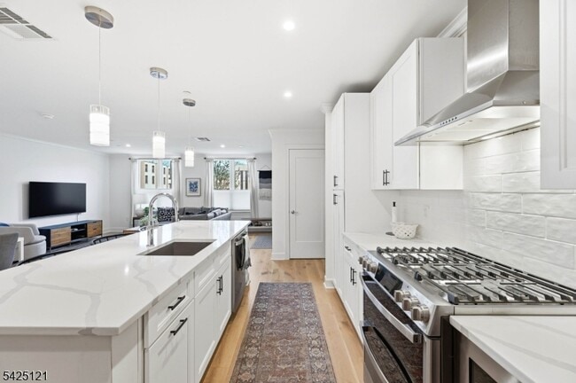 Building Photo - 14 Ward St