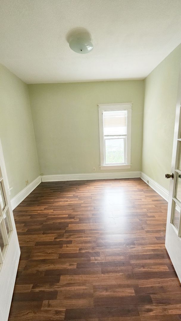 Building Photo - Charming Historic 2-Bedroom Home in Des Mo...